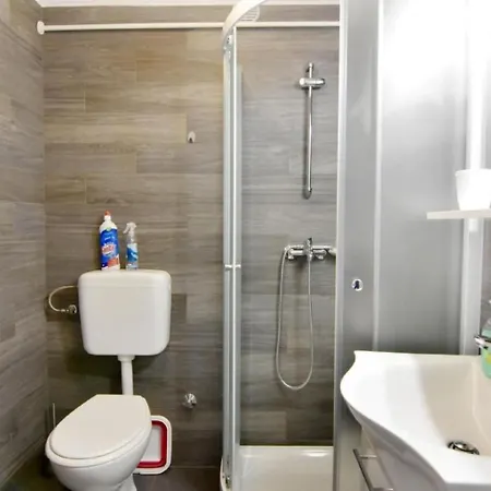Tolle In Mit Kleiner Terrasse By Interhome Apartmán Umag