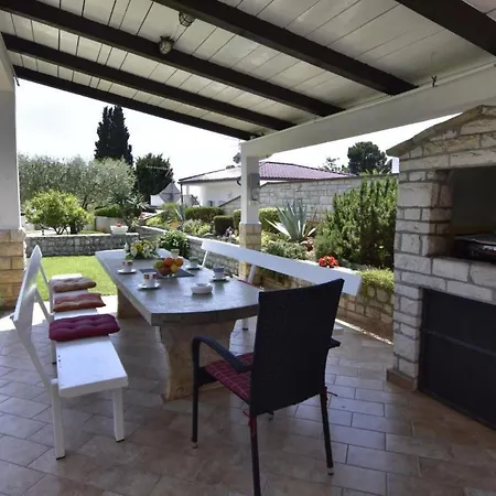 Tolle In Mit Kleiner Terrasse By Interhome Apartman